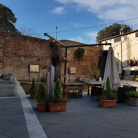 Le Mura Bed & Breakfast 2*